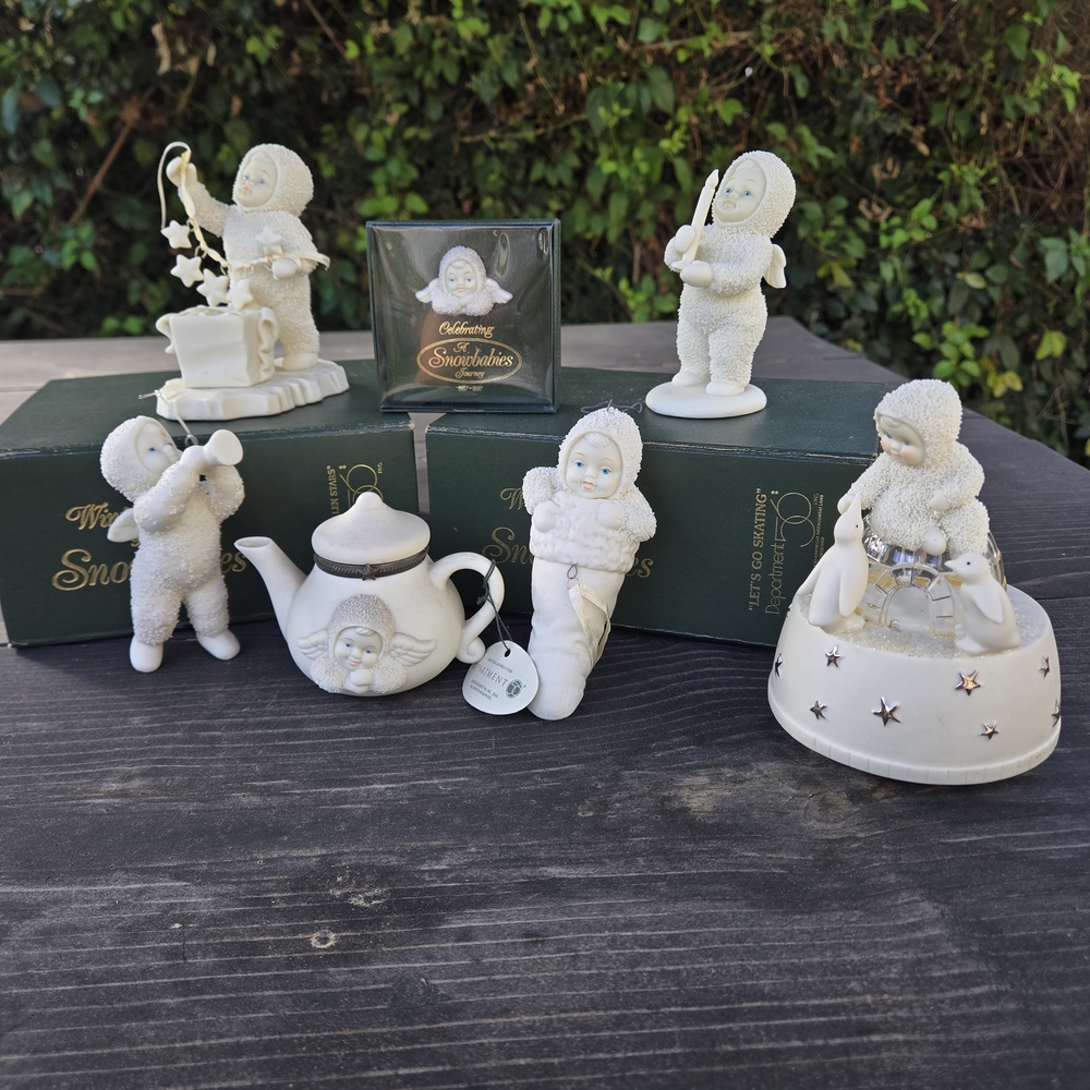 Department 56 Snowbabies Holiday Figurines Set - White and Gold